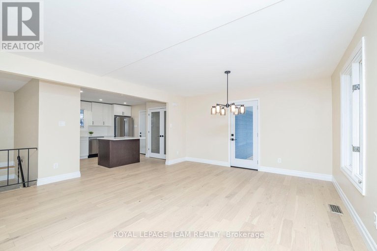 28822085/1245-fairway-drive/manotick-south-to-roger-stevens/ottawa/ontario/K4M1B3_8