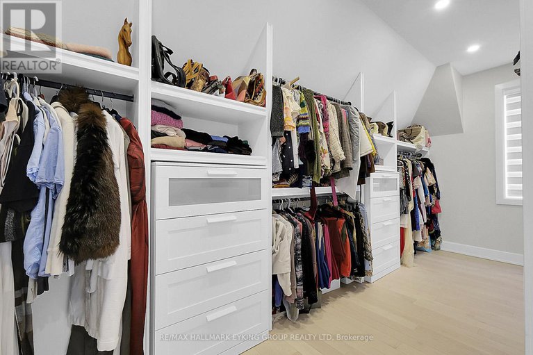 29283028/623-rowanwood-avenue/mckellarhighland/ottawa/ontario/K2A3E3_23