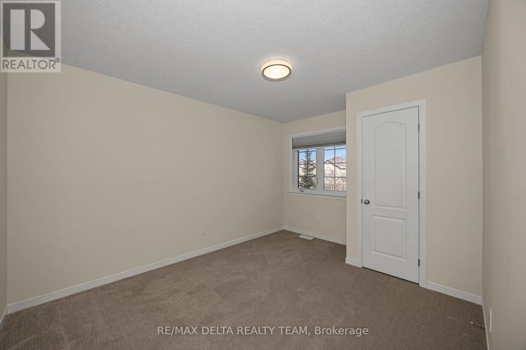 29413611/1889-montmere-avenue/notting-hillsummerside/ottawa/ontario/K4A0E7_32