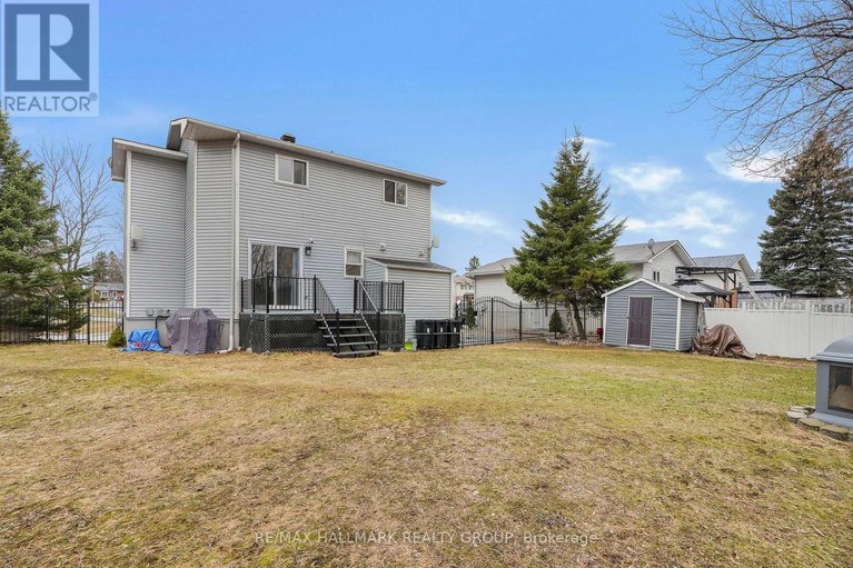 29592597/436-yves-street/town-of-rockland/clarence-rockland/ontario/K4K1E9_33