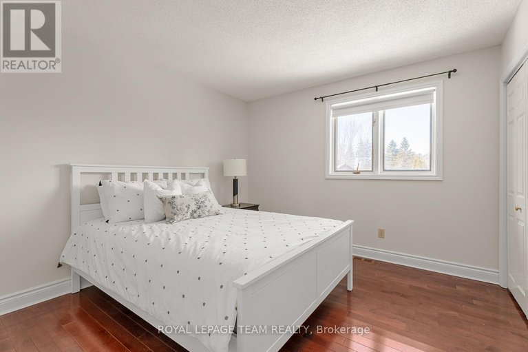 28088968/48-cedarhill-drive/cedar-hillorchard-estates/ottawa/ontario/K2R1C3_19