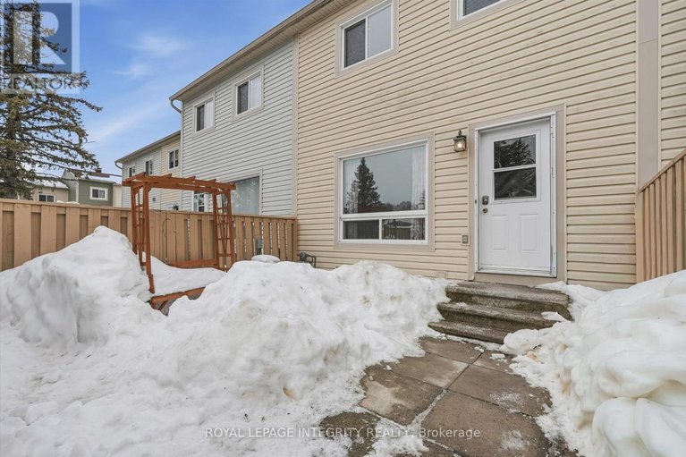 29437304/5-228-millroad-way/chatelaine-village/ottawa/ontario/K1E2C9_37