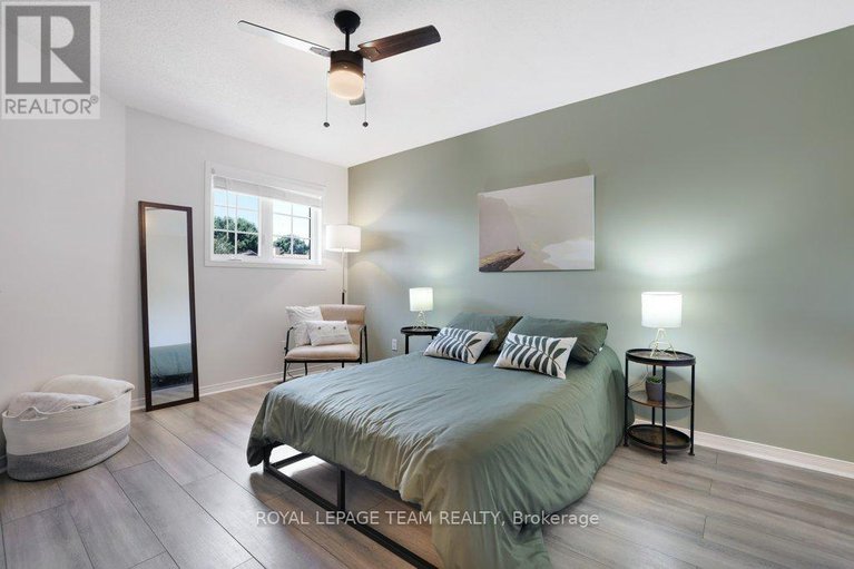 28522929/8-black-rivers-place/bridlewood/ottawa/ontario/K2M2E2_30