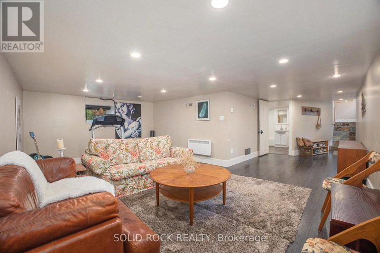 28735074/236-northwestern-avenue/ottawa-westtunneys-pasture/ottawa/ontario/K1Y0M3_20