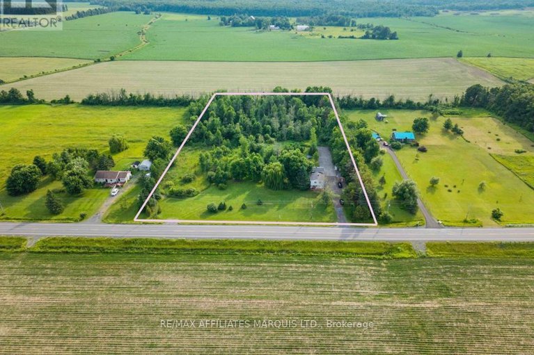 28564851/5042-johnson-road/south-glengarry-charlottenburgh-twp/south-glengarry/ontario/K0C2J0_1