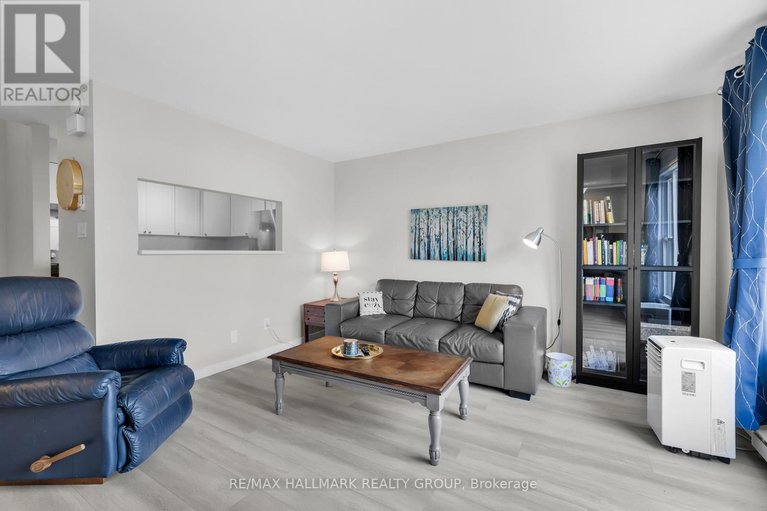 28720847/c-19-banner-road/sheahan-estatestrend-village/ottawa/ontario/K2H8T3_6
