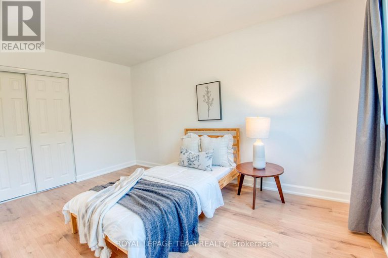 28847948/21-equestrian-drive/bridlewood/ottawa/ontario/K2M1B8_29