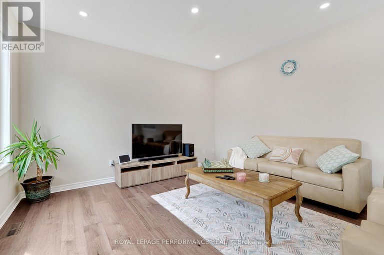 28379305/2782-grand-vista-circle/half-moon-bay/ottawa/ontario/K2J0W5_11