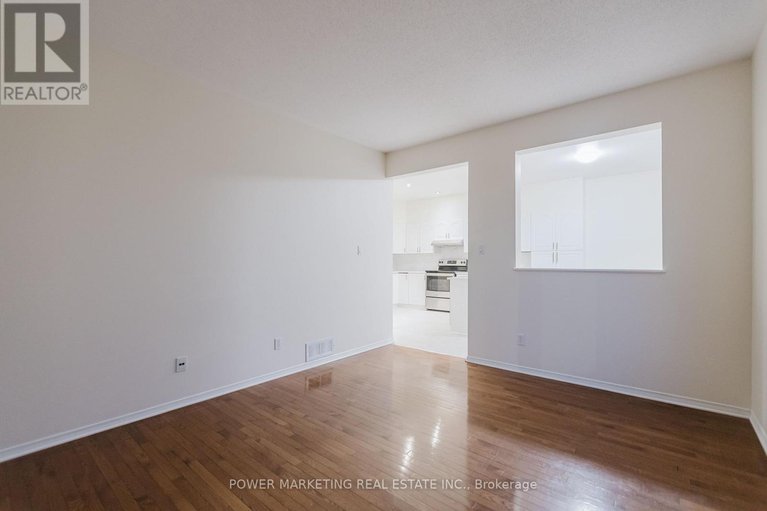 29074509/318-rustic-hills-crescent/springridgeeast-village/ottawa/ontario/K4A5A8_16