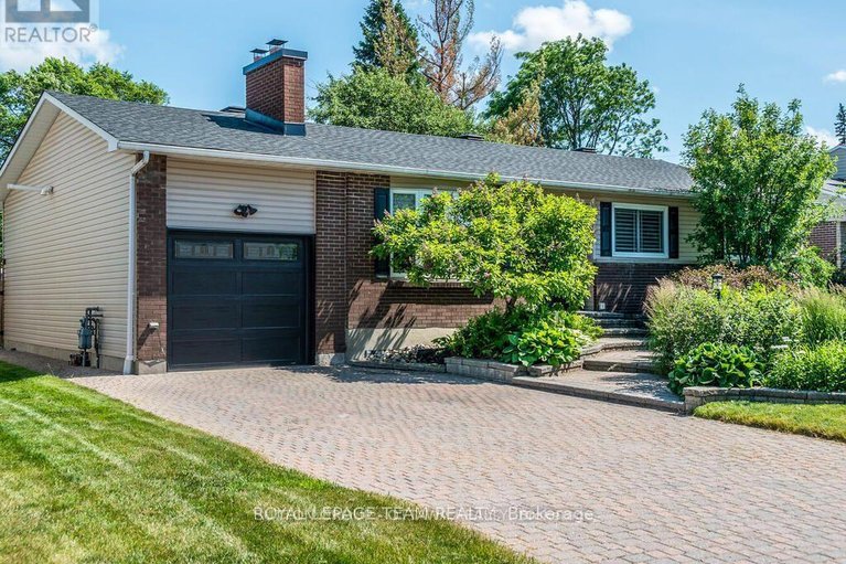 29456628/998-harkness-avenue-avenue/riverside-park/ottawa/ontario/K1V6P2_2