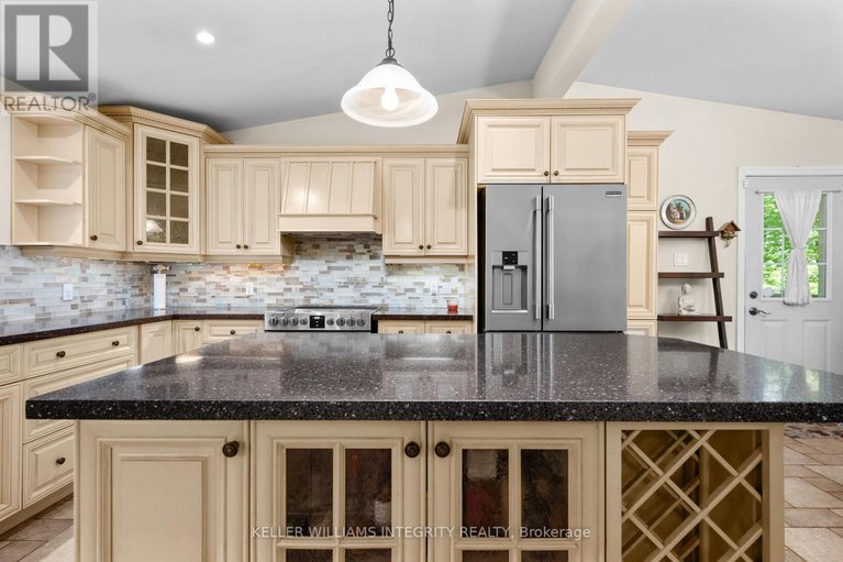 28054829/3-briarcliffe-drive/rothwell-heights/ottawa/ontario/K1J6E3_18