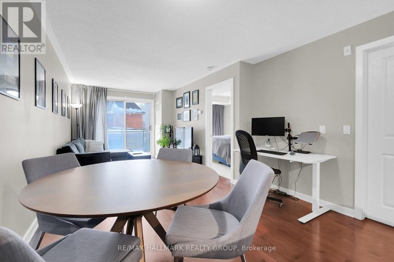 28879003/209-138-somerset-street-w/ottawa-centregolden-triangle/ottawa/ontario/K2P0A3_19