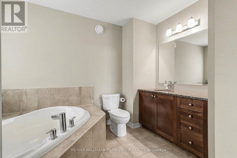 29653953/865-contour-street/mer-bleuebradley-estatesanderson-park/ottawa/ontario/K1W0G6_17