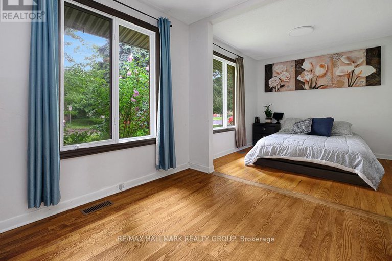 28460164/31-hilliard-avenue/city-viewskylinefisher-heightsparkwood-hills/ottawa/ontario/K2E6B9_24