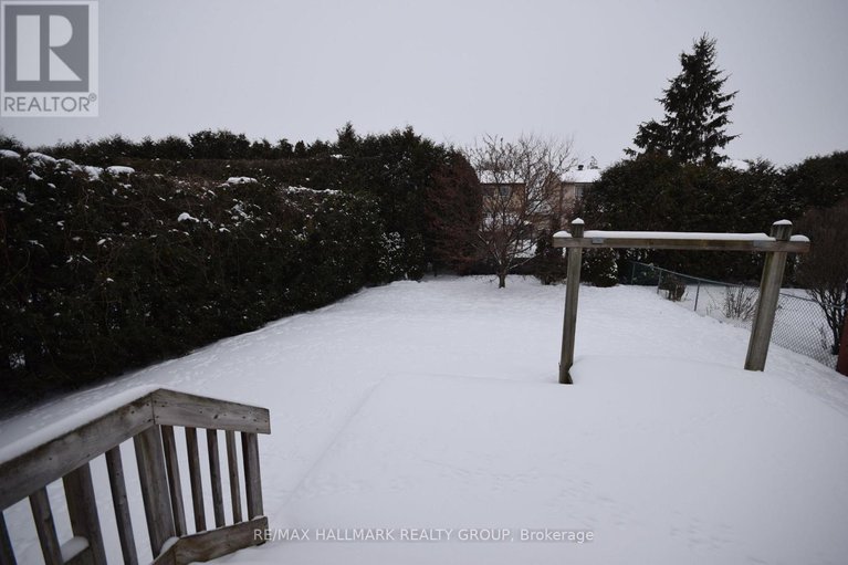 29219493/1749-des-prairies-avenue/queenswood-heights-south/ottawa/ontario/K1E2R1_14