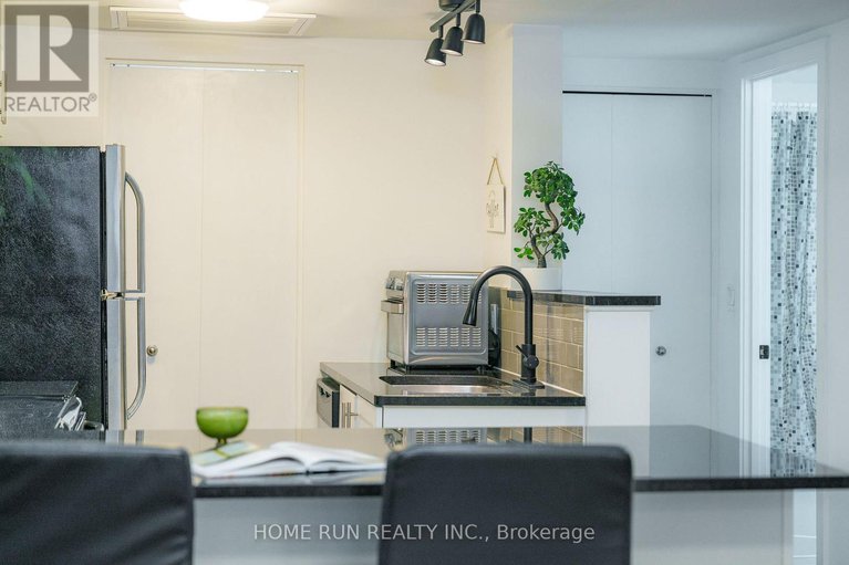 29244128/458a-king-edward-avenue/sandy-hill/ottawa/ontario/K1N0B3_11