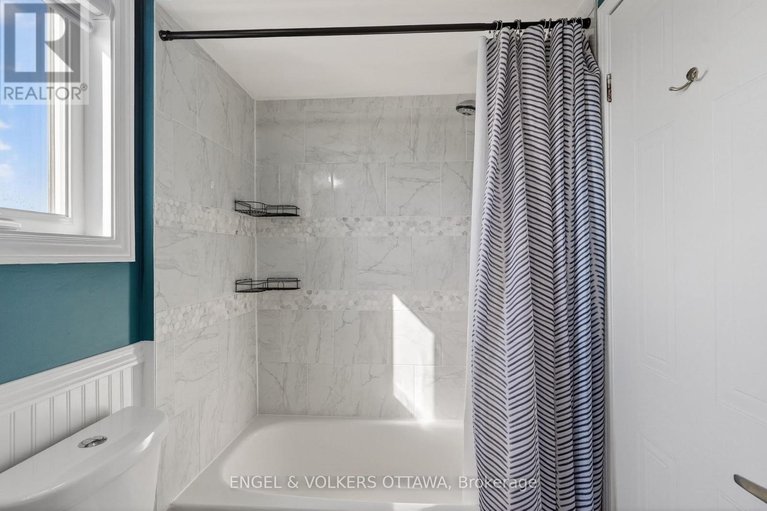 29596735/1499-corsham-avenue/fallingbrookpineridge/ottawa/ontario/K4A3M6_26