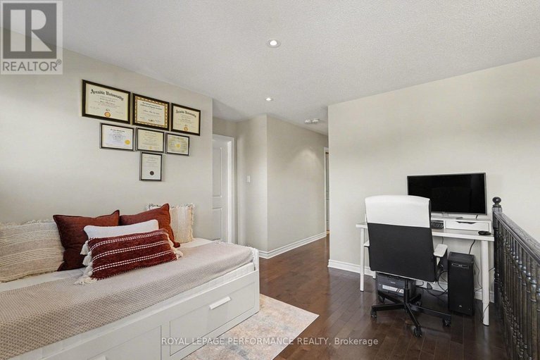 29669159/504-yellow-birch-street/mer-bleuebradley-estatesanderson-park/ottawa/ontario/K1W0J3_17