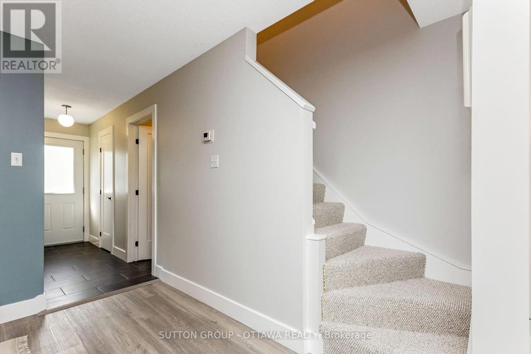 28474228/237-teal-crescent/chatelaine-village/ottawa/ontario/K1E2C3_13
