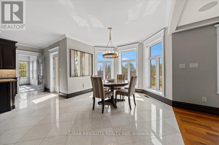 28246473/124-biltmore-crescent/btwn-franktown-rd-fallowfield-rd/ottawa/ontario/K2S2C6_16