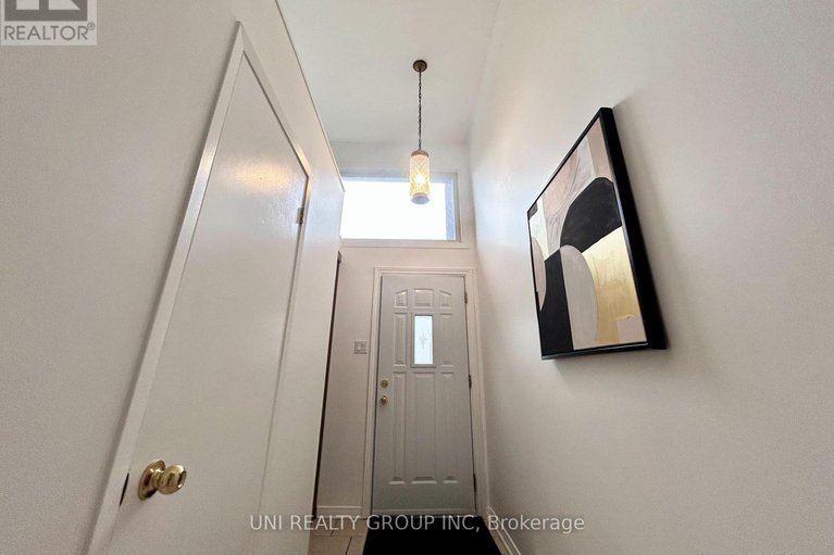 29032886/2064-eric-crescent/pineview/ottawa/ontario/K1B4P4_31