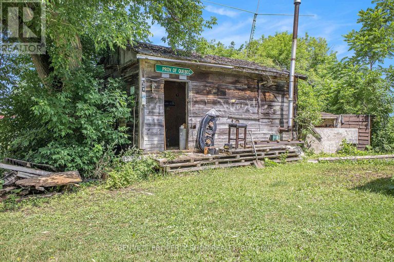28614640/145-sarah-street-e/mcnabbraeside-twps/mcnabbraeside/ontario/K0A1G0_20