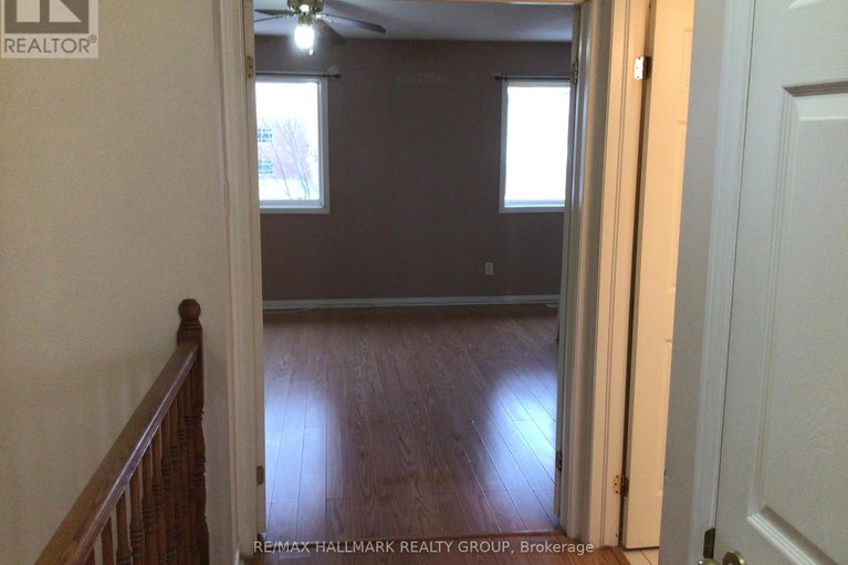 29119256/1586-duplante-avenue/fallingbrookpineridge/ottawa/ontario/K4A4A1_12