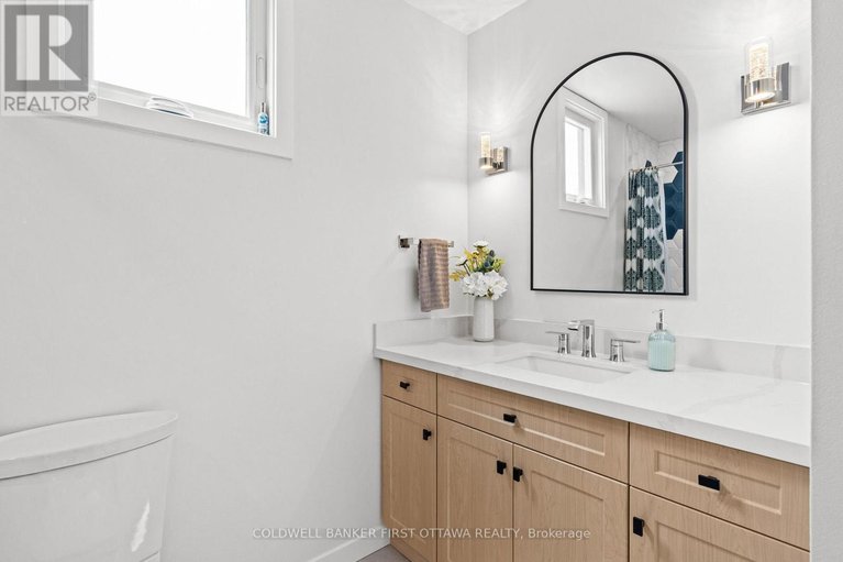 28427469/2722-wyldewood-street/emerald-woodssawmill-creek/ottawa/ontario/K1T2R9_31