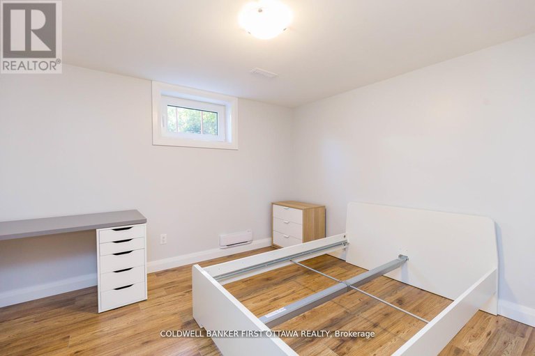28574772/34-westwood-drive/meadowlandscrestview/ottawa/ontario/K2G2X1_12