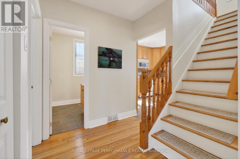 29441428/235-cowley-avenue/ottawa-westtunneys-pasture/ottawa/ontario/K1Y0H2_9