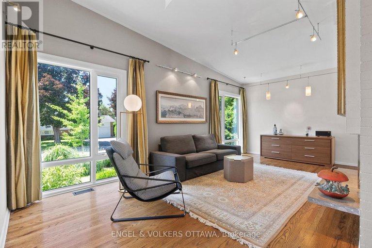 28637797/1175-bonnie-crescent/copeland-park/ottawa/ontario/K2C1Z7_5