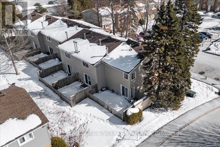 29422354/a-1753-lamoureux-drive/queenswood-heights-south/ottawa/ontario/K1E2N3_35