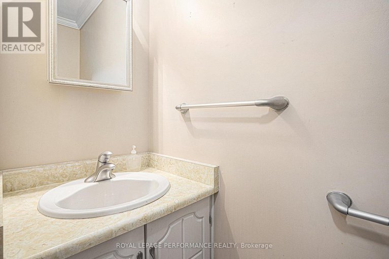 28989663/6232-fortune-drive/convent-glen-north/ottawa/ontario/K1C2B6_12