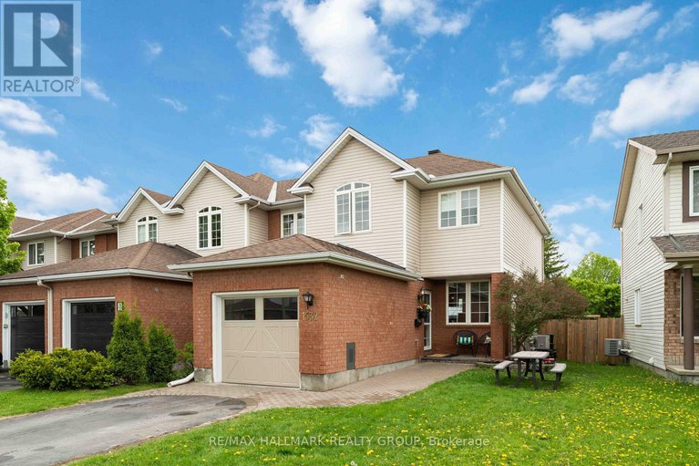 28384628/1532-duplante-avenue/fallingbrookpineridge/ottawa/ontario/K4A3Z2_1