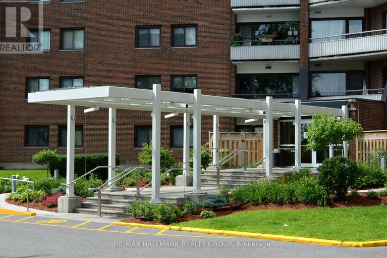 28636839/1015-20-chesterton-drive/borden-farmstewart-farmcarleton-heightsparkwood-hills/ottawa/ontario/K2E6Z7_2