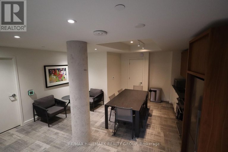 29641679/607-135-barrette-street/vanier/ottawa/ontario/K1L7Z9_25