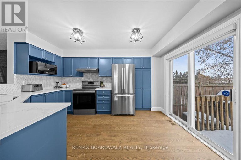 29250494/2065-breezewood-street/springridgeeast-village/ottawa/ontario/K4A4R8_15