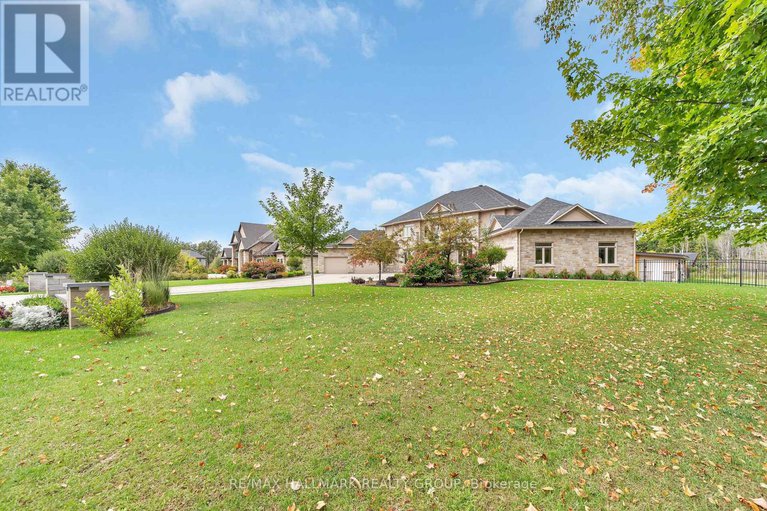 28423041/5813-red-castle-ridge/manotick-east-to-manotick-station/ottawa/ontario/K4M0A4_4