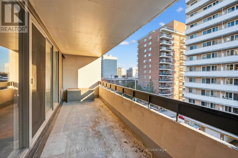 29161047/705-141-somerset-street-w/ottawa-centregolden-triangle/ottawa/ontario/K2P2H1_47