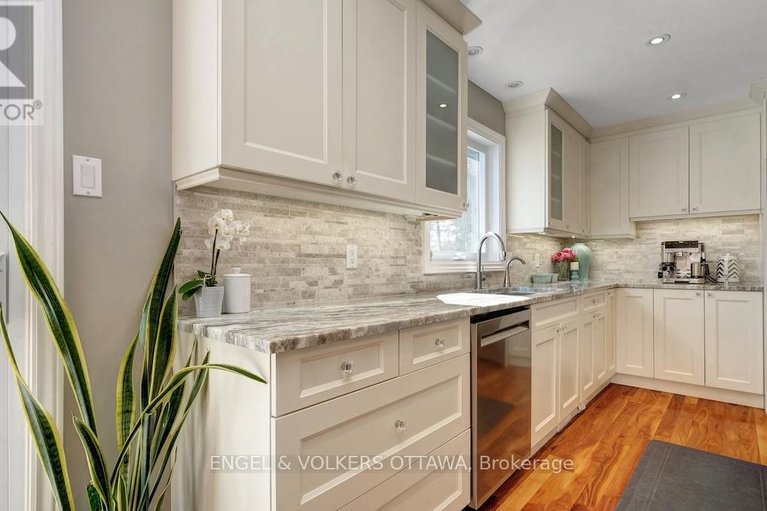 29581812/1263-randboro-crescent/navan/ottawa/ontario/K4B1K7_16