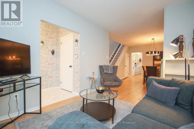 28220496/239-york-street/lower-town/ottawa/ontario/K1N5T9_10