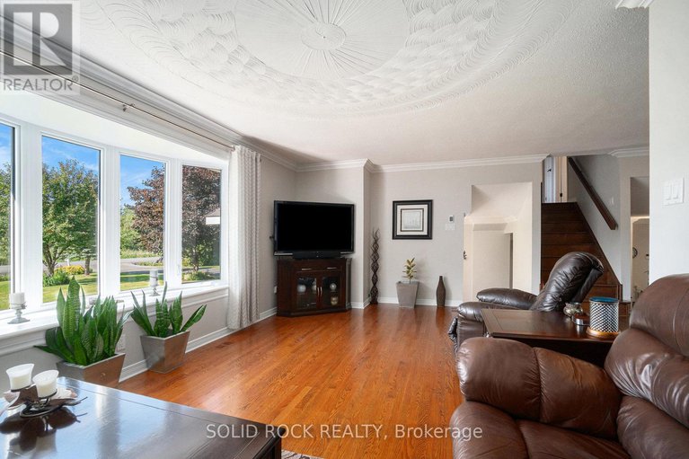 28943108/2278-russland-road-e/russell-twp/russell/ontario/K0A3H0_5