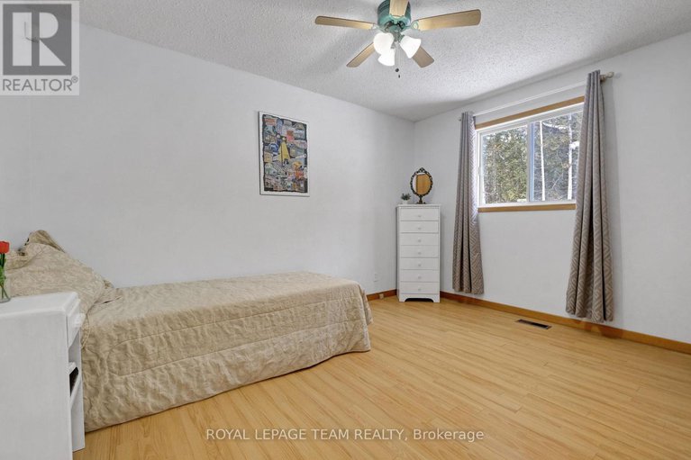 29401092/13025-mackenzie-road/south-dundas-williamsburgh-twp/south-dundas/ontario/K0C1H0_18