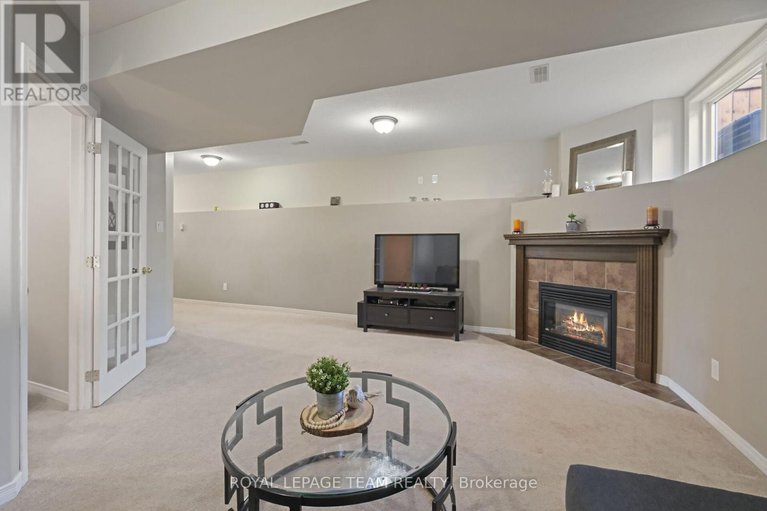 29058960/215-parkrose-private/chatelaine-village/ottawa/ontario/K4A0N8_33