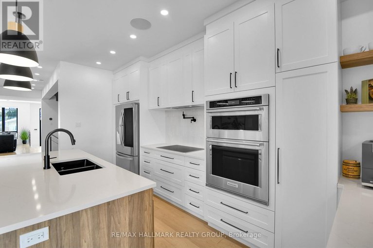 29464753/2167-rice-avenue/woodroffe/ottawa/ontario/K2A0C5_17