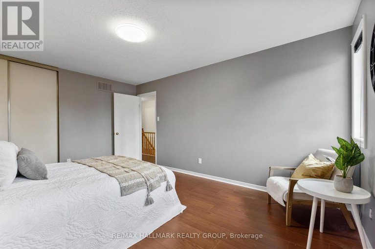 28518231/19-notman-way/hunt-club-park/ottawa/ontario/K1G4P6_26