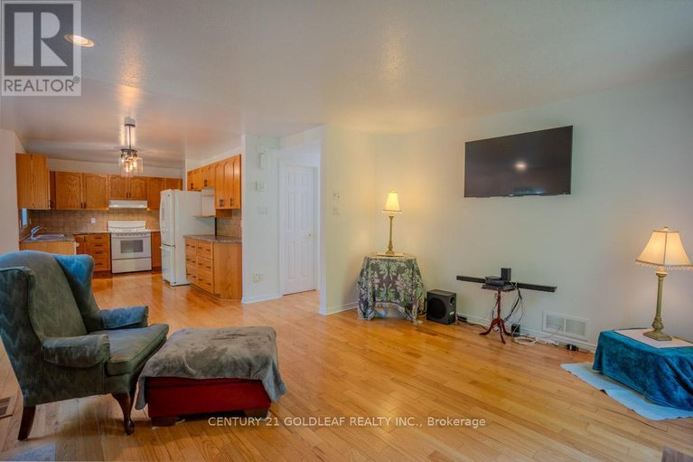 28617120/681-aquaview-drive/avalon-east/ottawa/ontario/K4A4W5_22