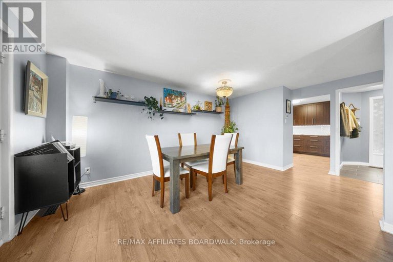 29195363/1146-grenoble-crescent/orleans-wood/ottawa/ontario/K1C2C6_11