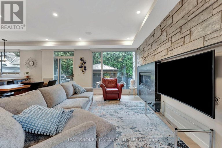 28733536/49-lotta-avenue/meadowlandsst-claire-gardens/ottawa/ontario/K2G2B4_13