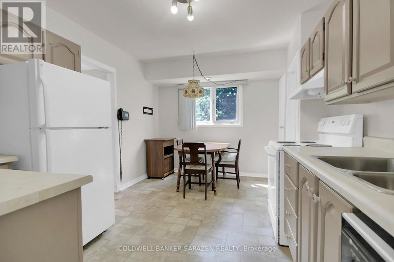 28626682/70-viewmount-drive/meadowlandscrestview/ottawa/ontario/K2G3C3_18